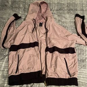 2 LIV, windbreaker, fits M. Rose gold and black.